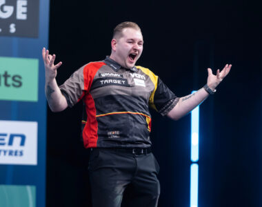 A 9-Darter from Dimitri van den Bergh sees him beat Michael van Gerwen for only the second time - 2025 Winmau World Masters Day 3