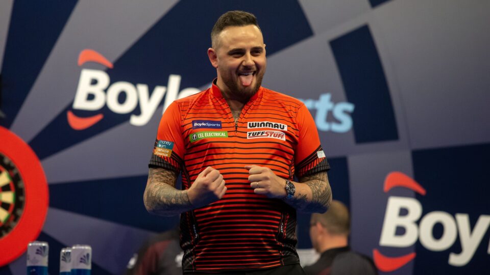 Epic Cullen comeback denies van Veen to clinch Players Championship 5