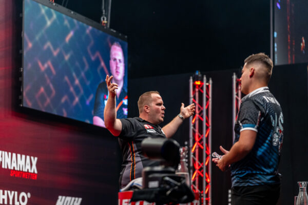Gurney and van Duijvenbode shine on day one at the Baltic Sea Darts Open