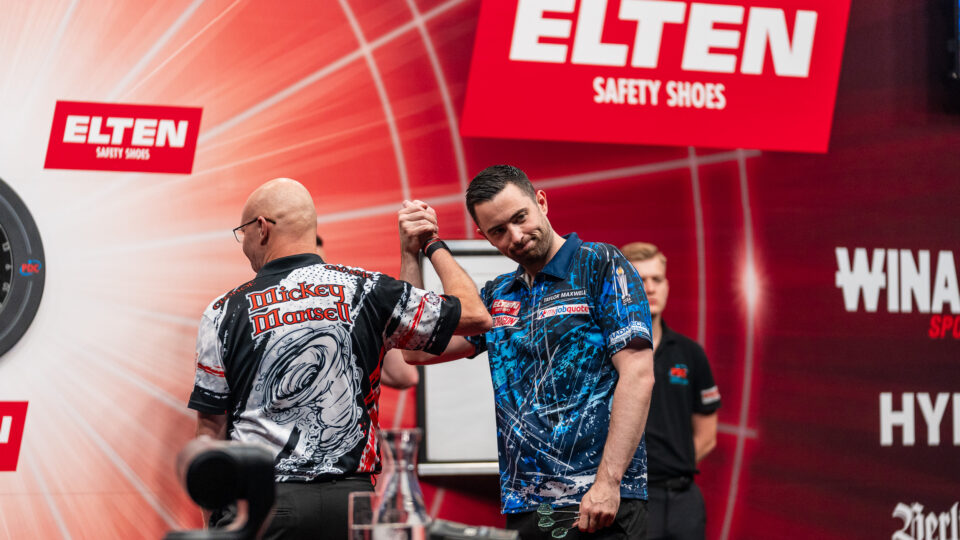 Baetens Stuns Cross as Humphries Survives Scare in Kiel