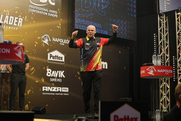Belgian Stars Light Up Opening Day of Flanders Darts Trophy (