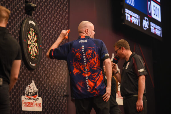Veenstra Denies Springer in Swiss Darts Trophy Thriller on the opening day (Jan Thoden)