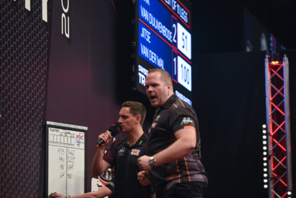 Veenstra Denies Springer in Swiss Darts Trophy Thriller on the opening day (Jan Thoden)