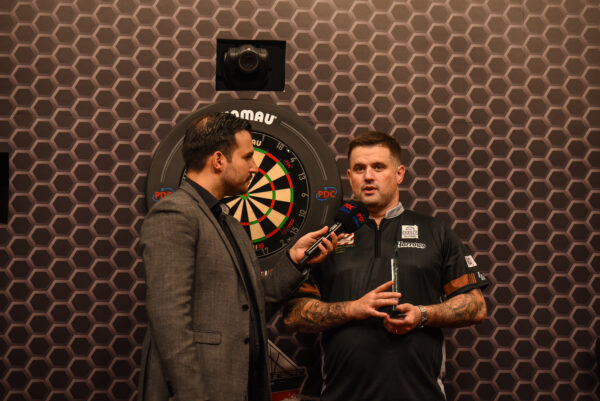 Bunting Secures Swiss Darts Trophy Title with Dominant Final Display