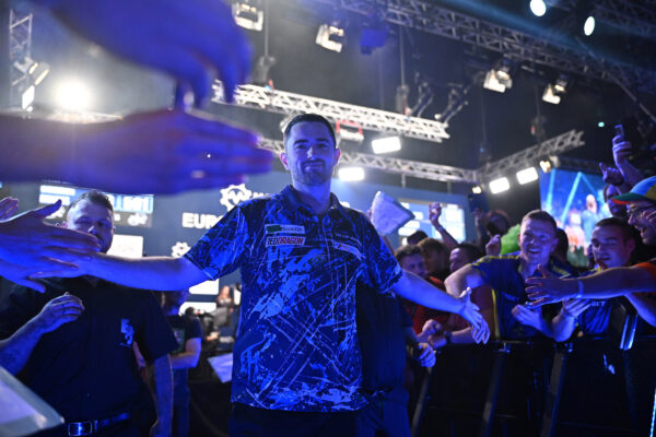 Wade Ends Littler’s Run to Set Up Quarter-Final Clash with Humphries in Dortmund