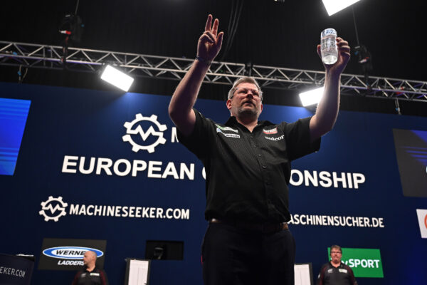James Wade Dedicates European Championship Win over Littler to his Son Arthur James Wade Dedicates European Championship Win over Littler to his Son Arthur