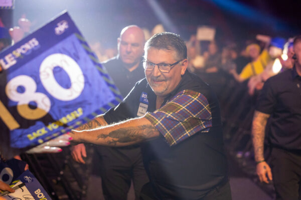 Anderson Plays Down Handshake Snub After Tense Win Over Van Barneveld