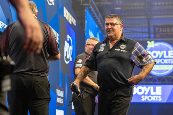 Anderson Plays Down Handshake Snub After Tense Win Over Van Barneveld