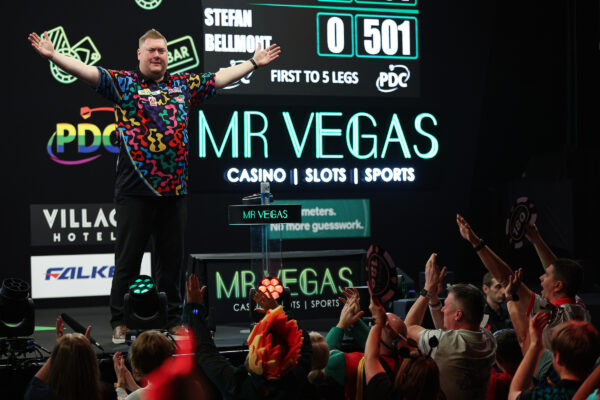 Humphries Hits Perfect Nine-Darter as Littler and Five Others Seal Last-16 Spots in Wolverhampton