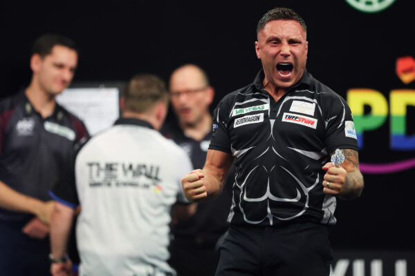 Humphries Produces Dazzling Display as Smith, Price and Evans Join Him in Grand Slam Quarter-Finals