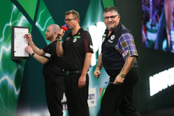 Gary Anderson fires back at Adam Hunt Gary Anderson fires back at Adam Hunt