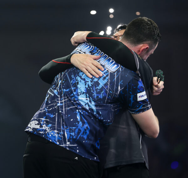 Humphries Cruises Past Lim as Van Veen Stars on Day 12 at World Darts Championship