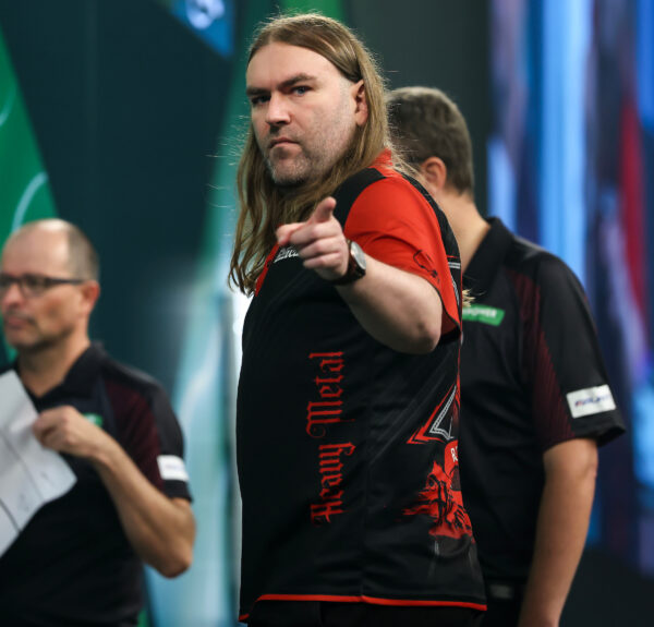 Van Veen Shocks Humphries to Reach Maiden World Semi-Final as Final Four Confirmed