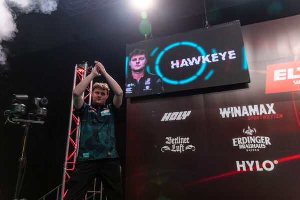 Kevin Doets and Charlie Manby shine on day one in Riesa at the International Darts Open 