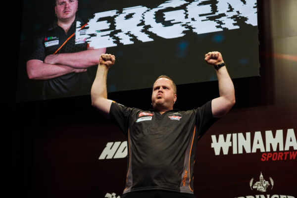 Cameron Menzies dazzles on day one at the Baltic Sea Darts Open to boost Matchplay hopes