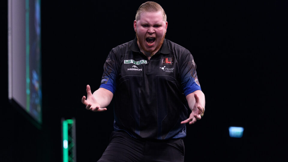 Viktor Tingstrom Stuns Defending Champion Bunting As Humphries Shines In Copenhagen