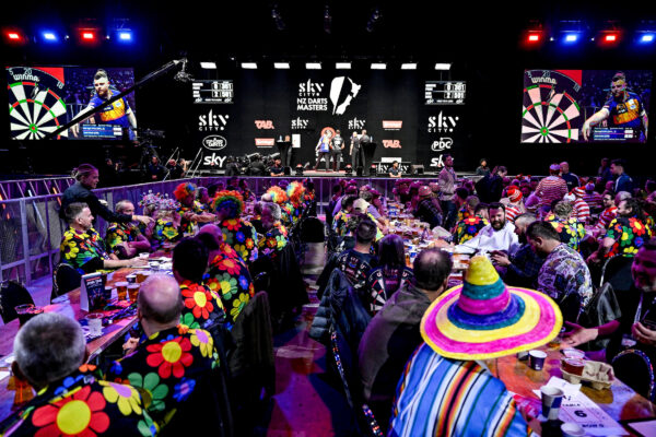 New Zealand Darts Masters: Van Veen Headlines Stacked Auckland Field as Heta and Robb Set for Opening Night Battle
