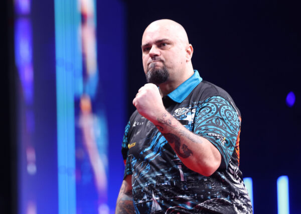 Raymond Smith and Adam Leek fly the flag at the New Zealand Darts Masters with upsets on day one 