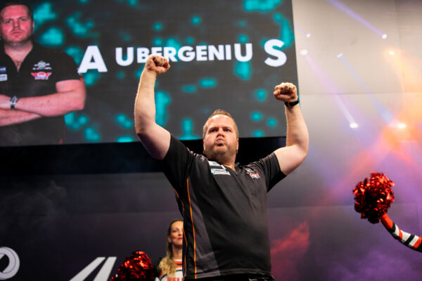 Dirk Van Duijvenbode ends Humphries hoodoo as Anderson shines in Budapest